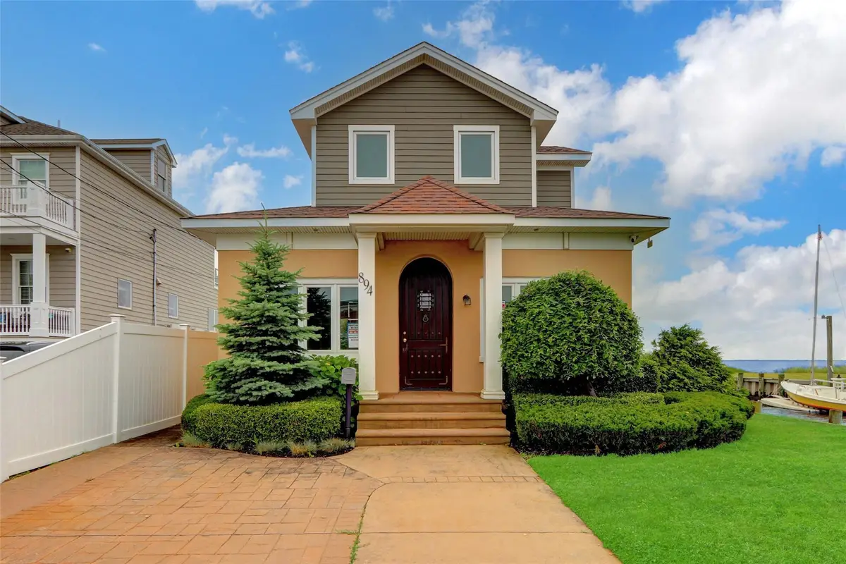 894 Bay 9th Street, West Islip, NY 11795 - Image #1