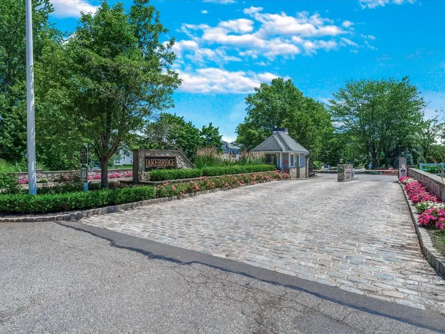 55 Lakebridge Drive S, Kings Park, NY 11754 - Image #2