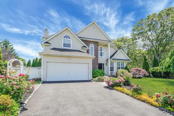 18 Cayla Lane, Port Jefferson Station, NY 11776