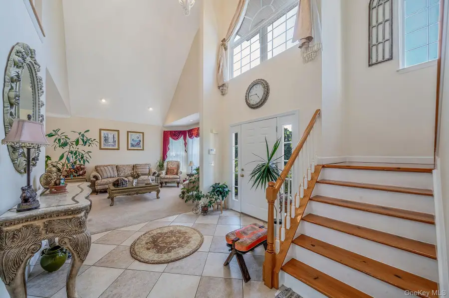 18 Cayla Lane, Port Jefferson Station, NY 11776 - Image #3