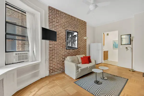 293 Riverside Drive #4B, New York (Manhattan), NY 10025