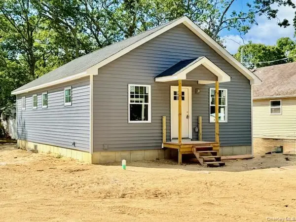 114 Bedford Avenue, Mastic, NY 11950