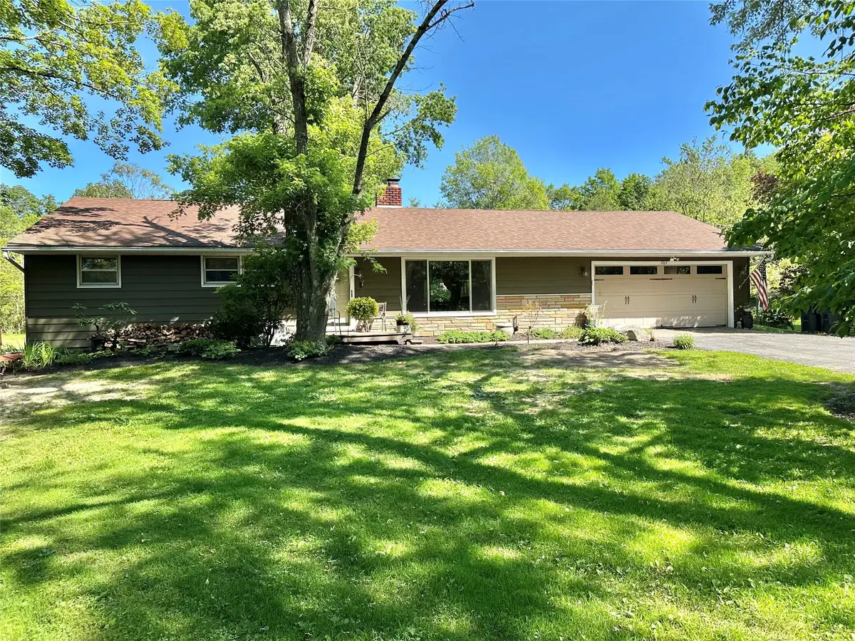 282 Petticoat Lane, Bloomingburg, NY 12721 - Image #1