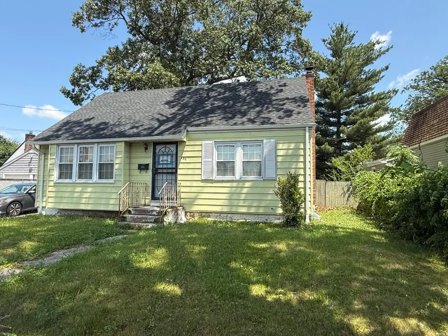 450 Rhodes Lane, West Hempstead, NY 11552 - Image #3