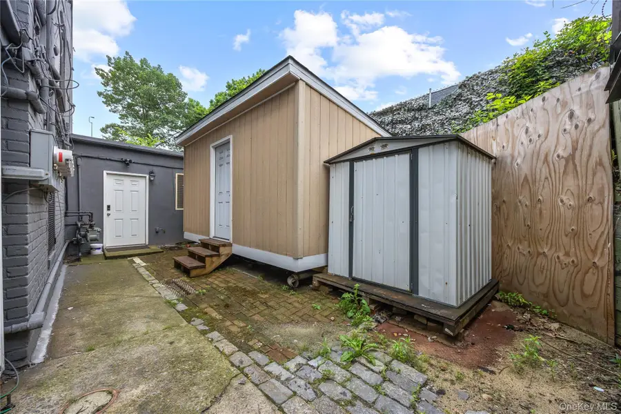 2211 De Reimer Avenue, Bronx, NY 10475 - Image #3