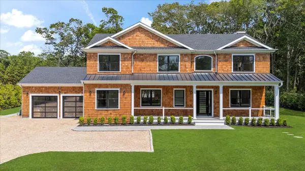 128 Sandy Hollow Road, Southampton, NY 11968