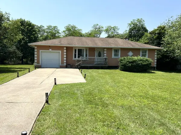 34 Wards Lane, Bellport, NY 11713