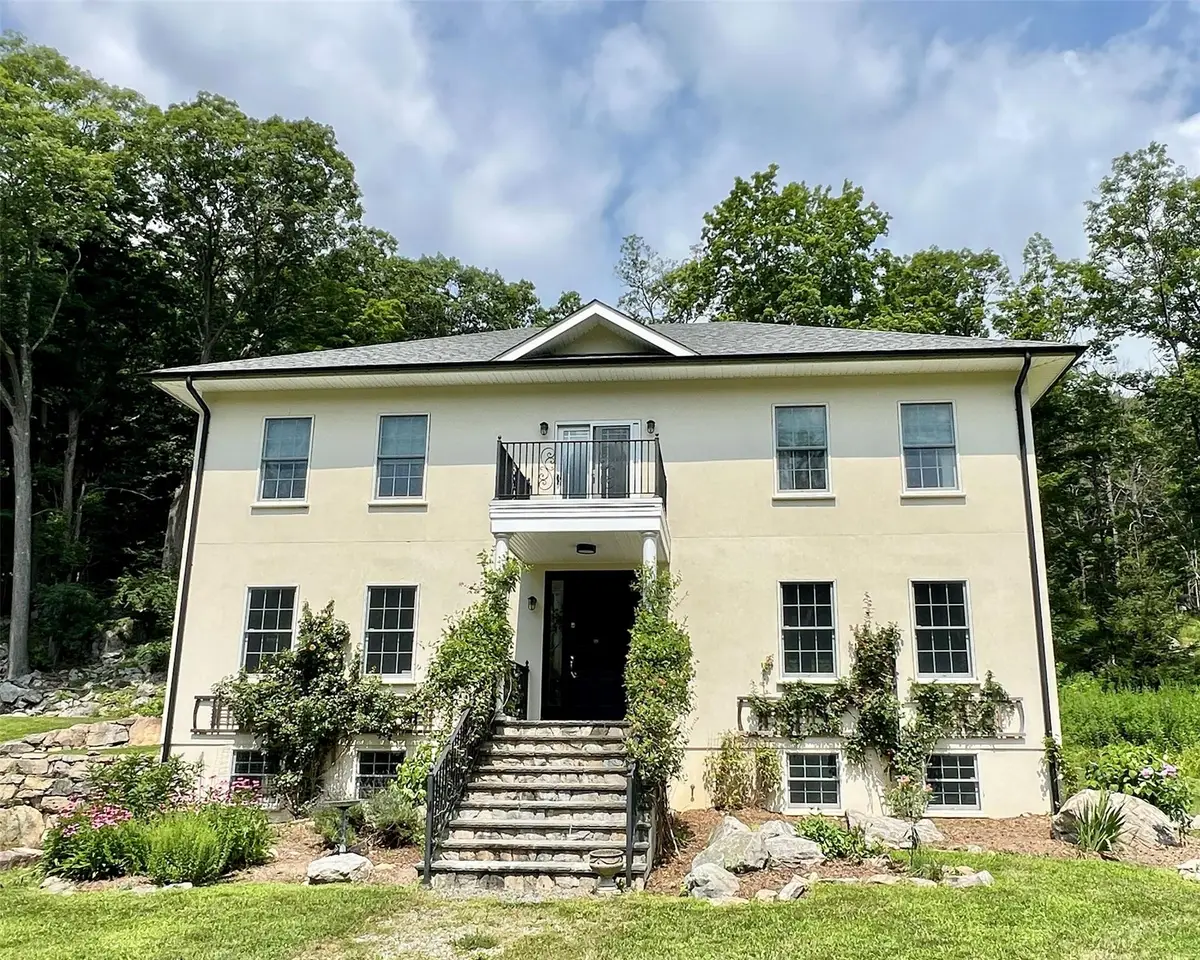 33 Victoria Drive, Cold Spring, NY 10516 - Image #1