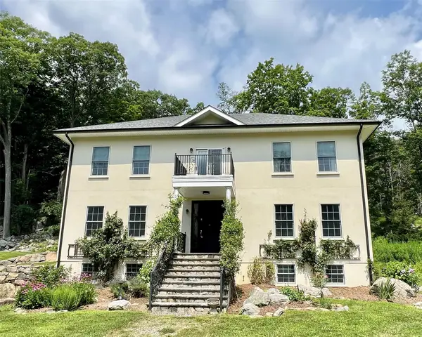 33 Victoria Drive, Cold Spring, NY 10516