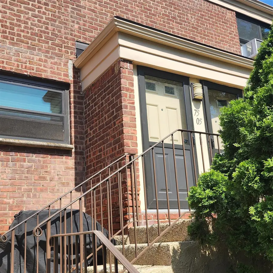 75-05 217th Street #UPPER, Oakland Gardens, NY 11364 - Image #3