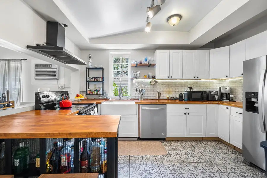 2 Dimiceli Street, New Windsor, NY 12553 - Image #3