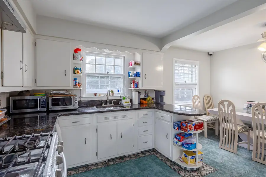 474 Newton Street, Westbury, NY 11590 - Image #2