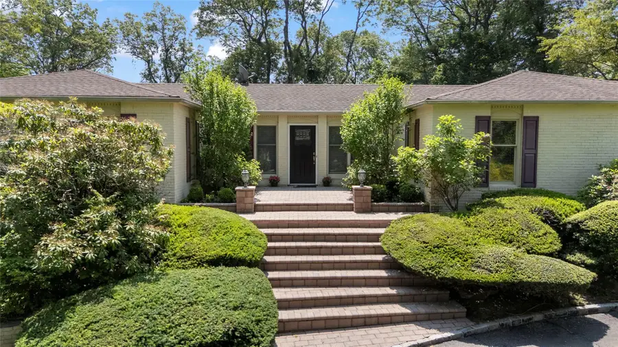 14 Durham Drive, Dix Hills, NY 11746 - Image #2