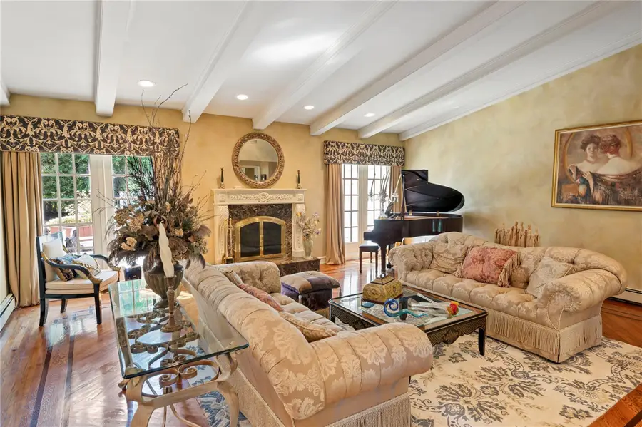 14 Durham Drive, Dix Hills, NY 11746 - Image #3