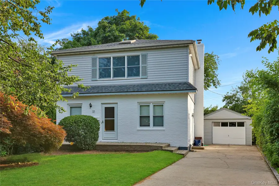 33 Park Circle, New Hyde Park, NY 11040 - Image #2