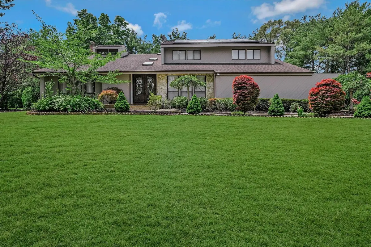 160 Coachman Place E, Syosset, NY 11791 - #1