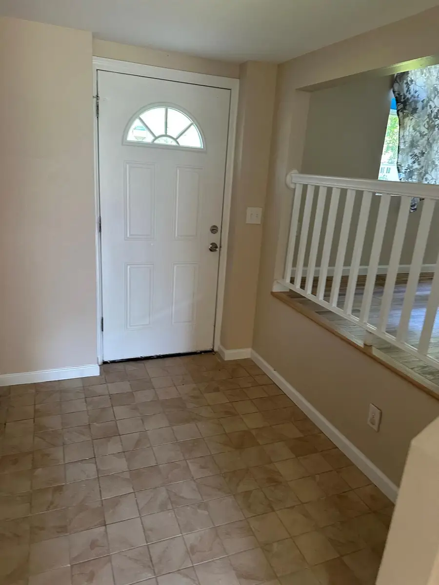 716 Narragansett Avenue, East Patchogue, NY 11772 - Image #3