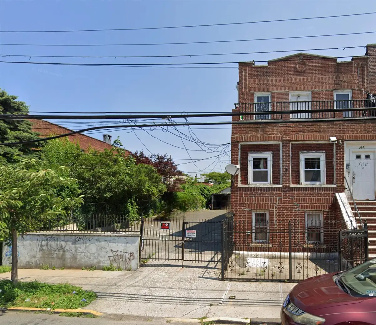 717 E 226 Street, Bronx, NY 10466 - Image #1