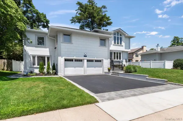 77 Bounty Lane, Jericho, NY 11753