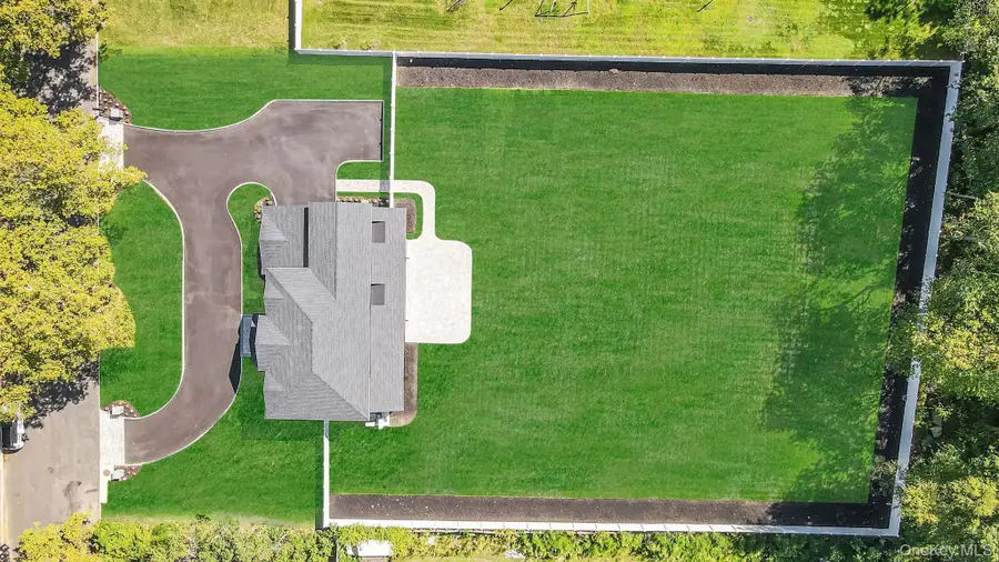 14 Quintree Lane, Melville, NY 11747 - Image #3