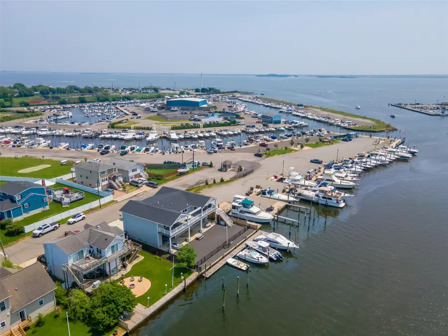 390 E Shore Road, Lindenhurst, NY 11757 - Image #2