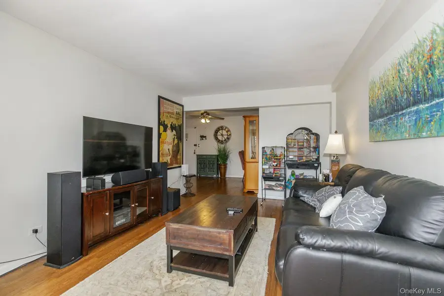 18-70 211th Street #5K, Bayside, NY 11360 - Image #2