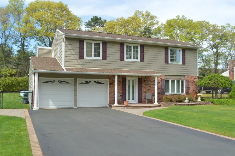 70 Fairfax Drive, Coram, NY 11727 - Image #2