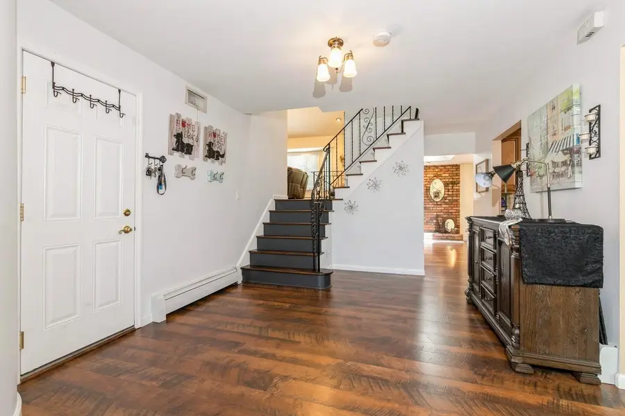 70 Fairfax Drive, Coram, NY 11727 - Image #3