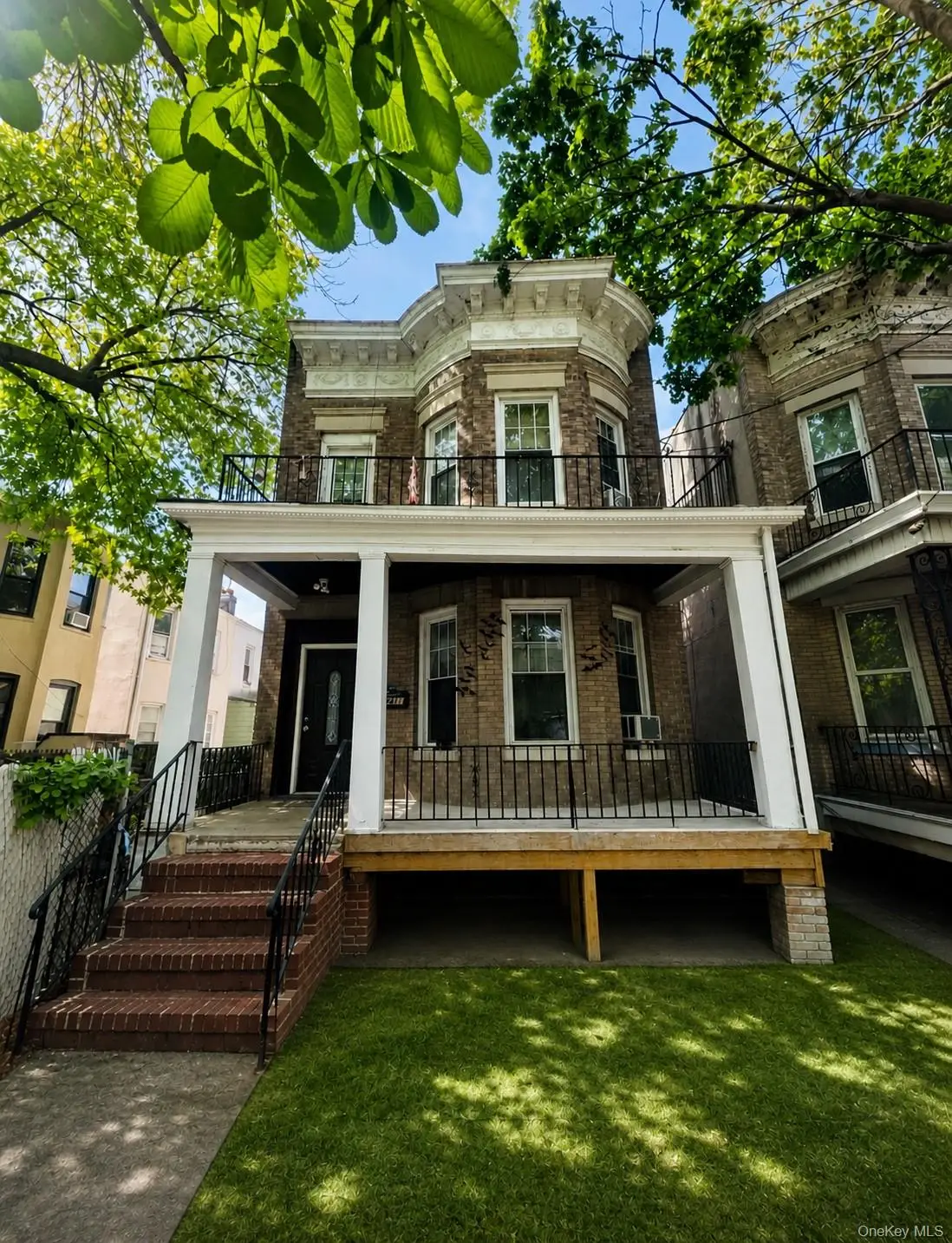 10411 89th Avenue, Richmond Hill, NY 11418 - #1