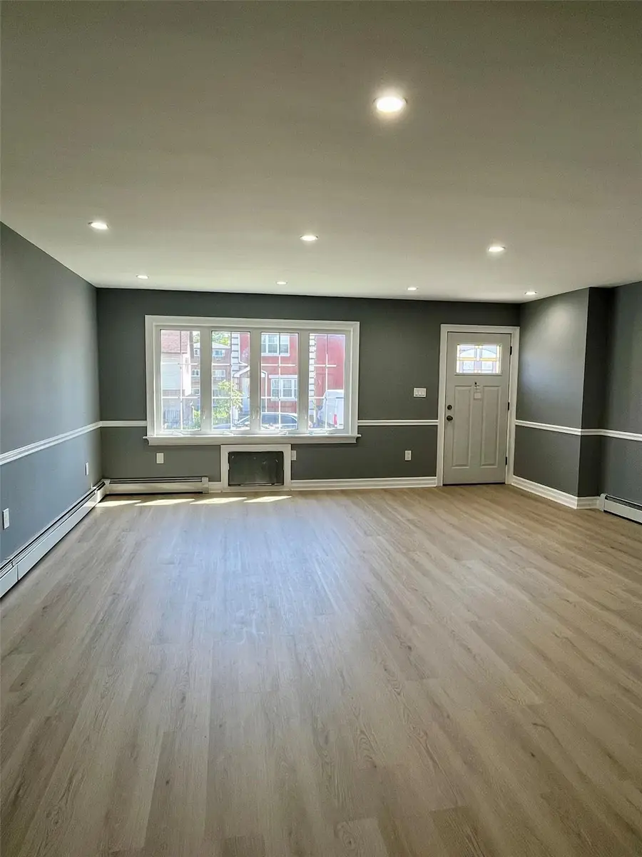 819 Hollywood Avenue, Bronx, NY 10465 - Image #3