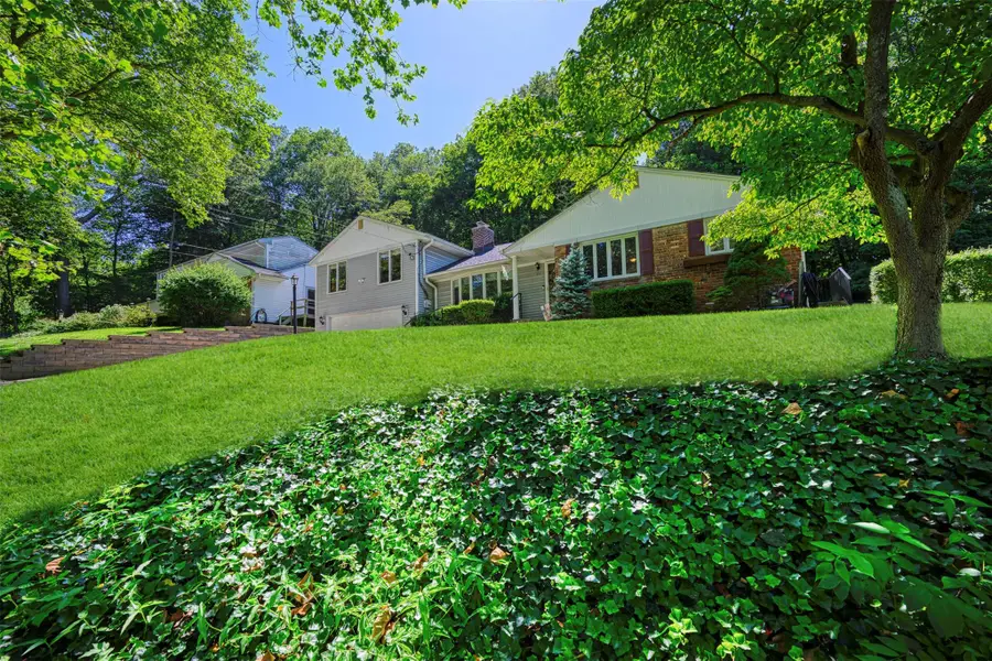 54 Bankside Drive, Centerport, NY 11721 - Image #2