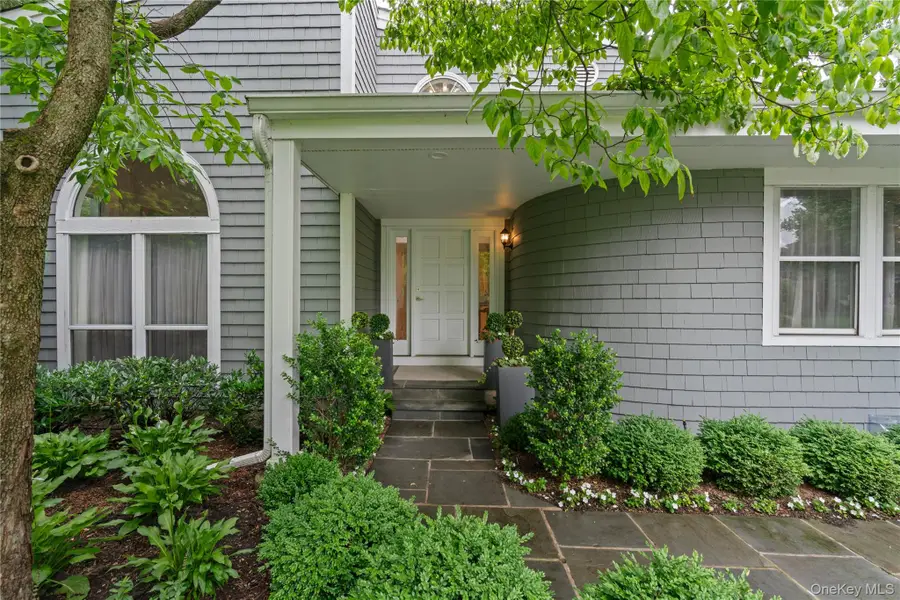 63 Sutton Place, Manhasset, NY 11030 - Image #3