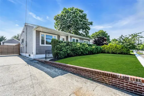 49 S Summit Avenue, Patchogue, NY 11772