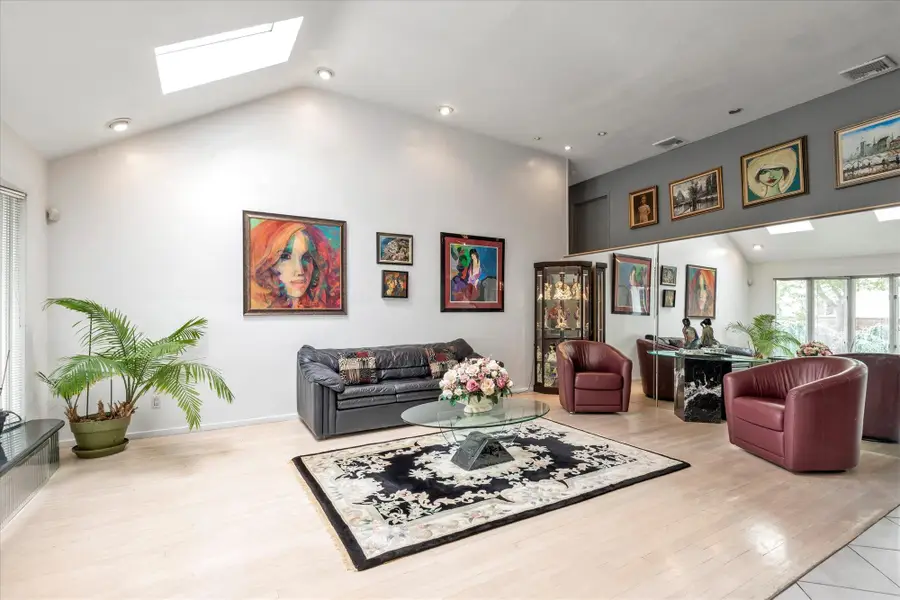 895 Cherry Lane, North Woodmere, NY 11581 - Image #3