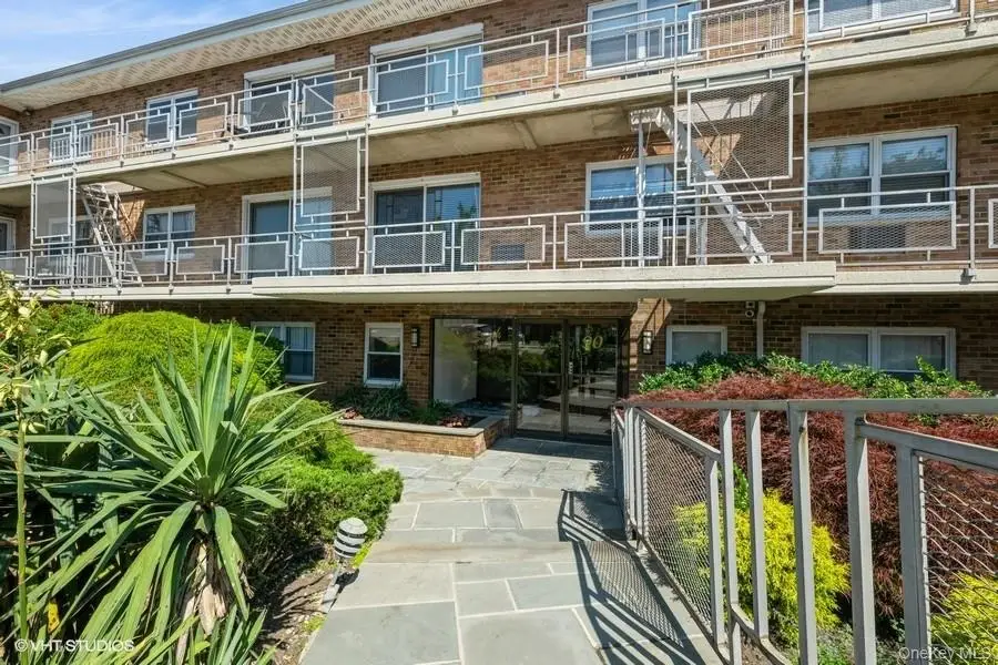 90 S Park Avenue #B17, Rockville Centre, NY 11570 - Image #3