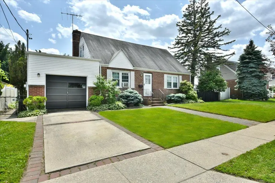 136 Euclid Avenue, Massapequa, NY 11758 - Image #2