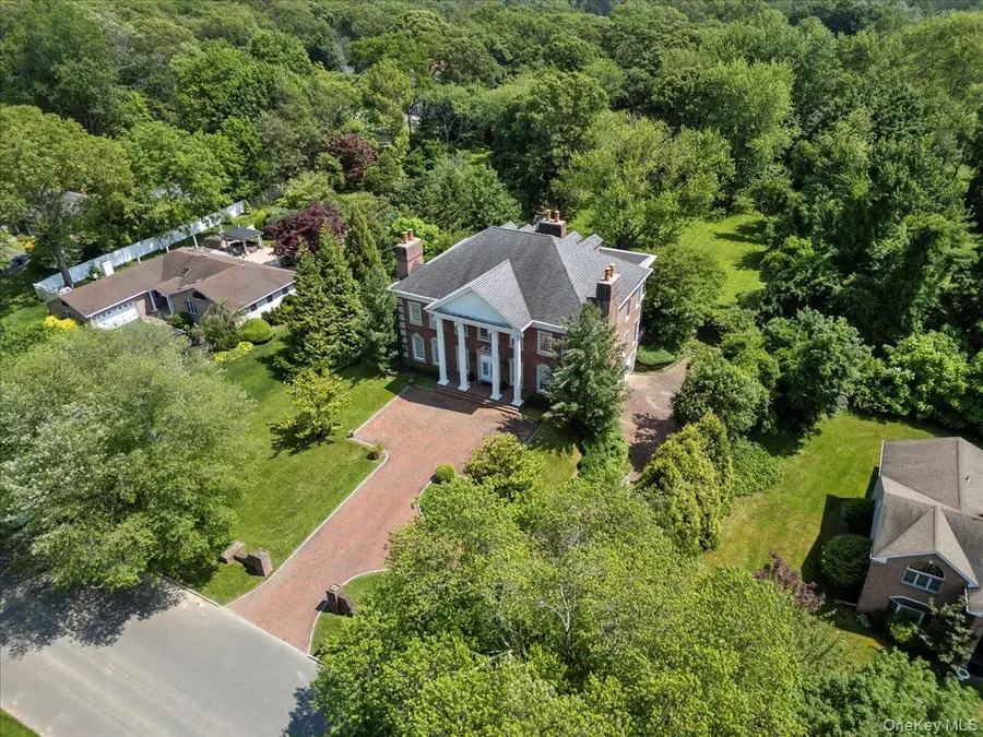 12 Patri Court, Dix Hills, NY 11746 - Image #2