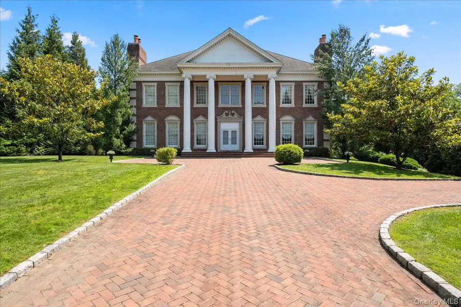 12 Patri Court, Dix Hills, NY 11746 - Image #3