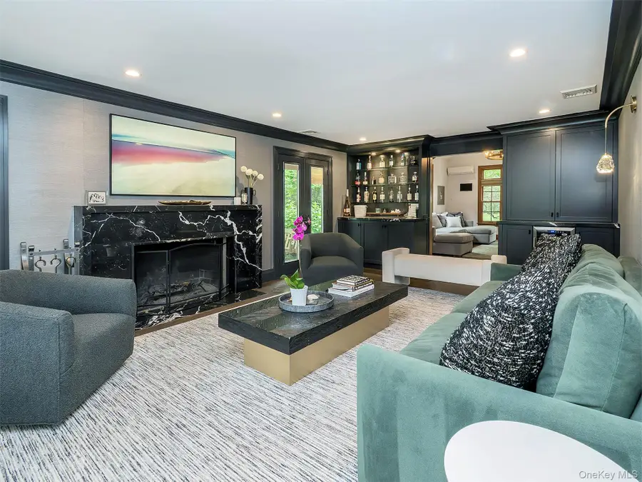 184 Circle Drive, Manhasset, NY 11030 - Image #3