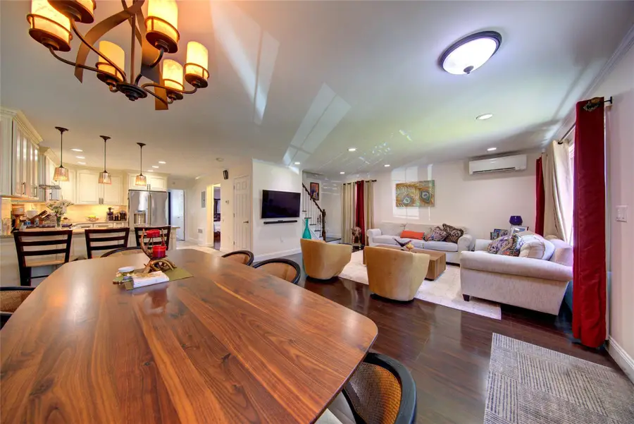 7622 265th Street, New Hyde Park, NY 11040 - Image #3