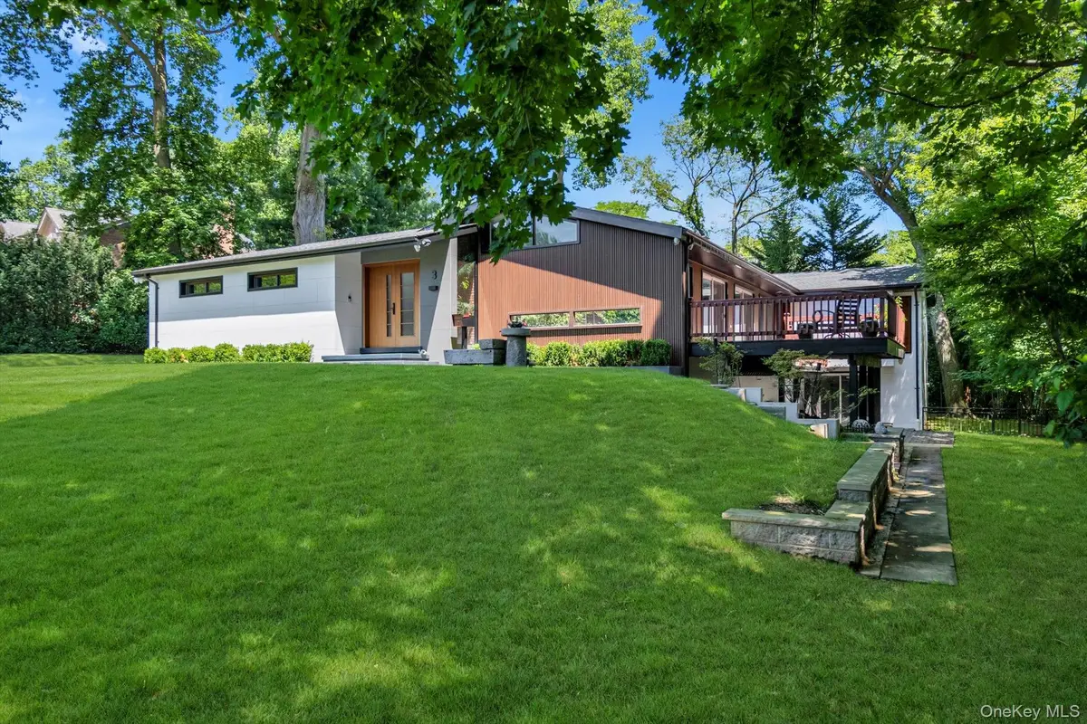 3 Horseshoe Lane, Great Neck, NY 11020 - Image #1