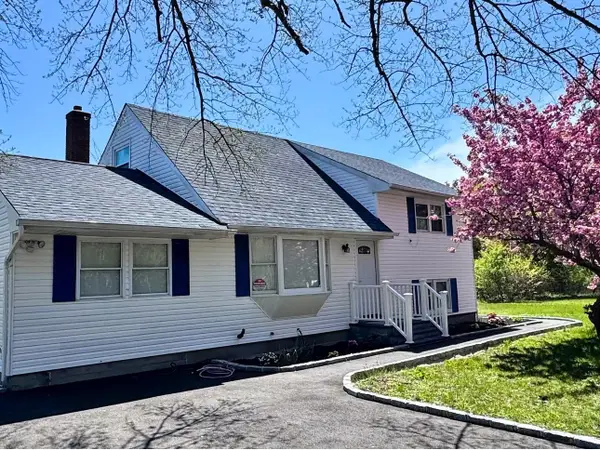 1070 Spur Drive S, Islip, NY 11706