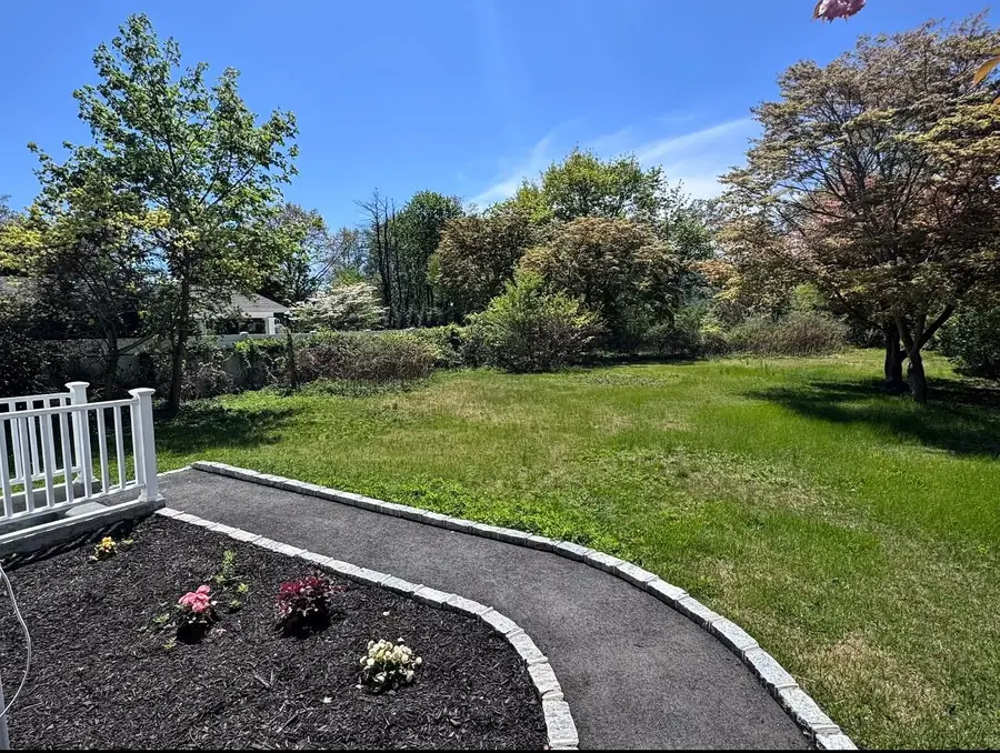 1070 Spur Drive S, Islip, NY 11706 - Image #3