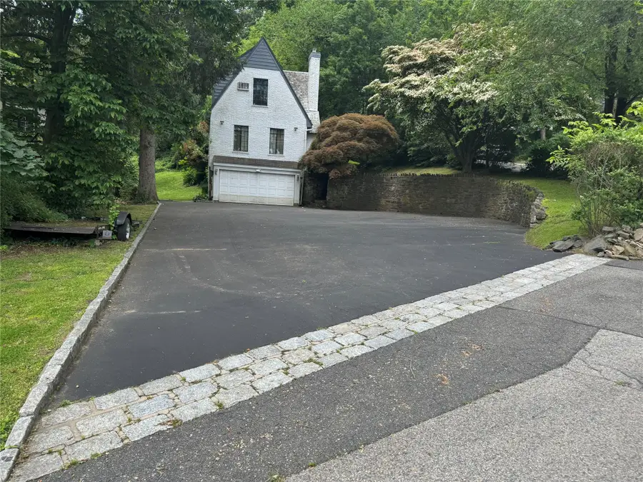 25 Alta Vista Drive, Yonkers, NY 10710 - Image #3