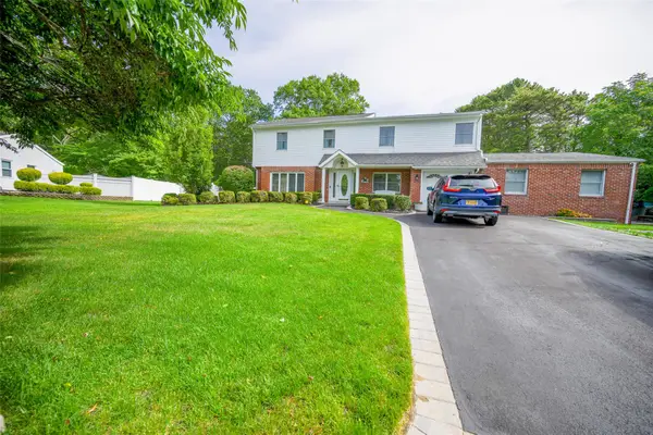 49 Nottingham Drive, Middle Island, NY 11953