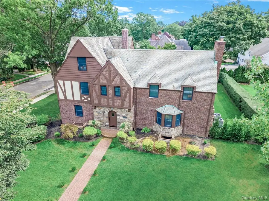 236 Stewart Avenue, Garden City, NY 11530 - Image #3