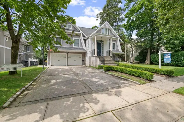 1029 New Mcneil Avenue, Lawrence, NY 11559