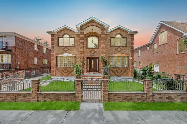 8418 263rd Street, Floral Park, NY 11001