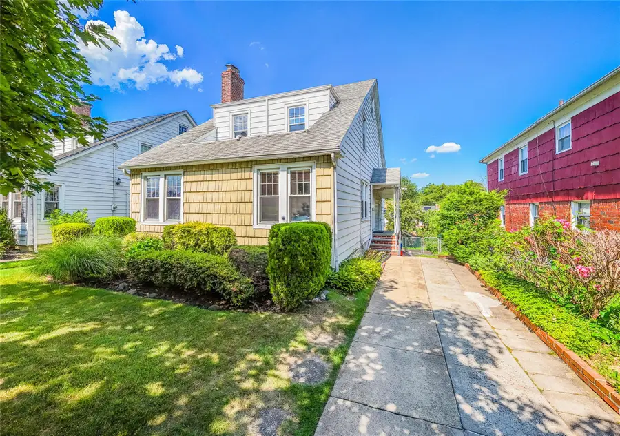 3611 204th Street, Bayside, NY 11361 - Image #2