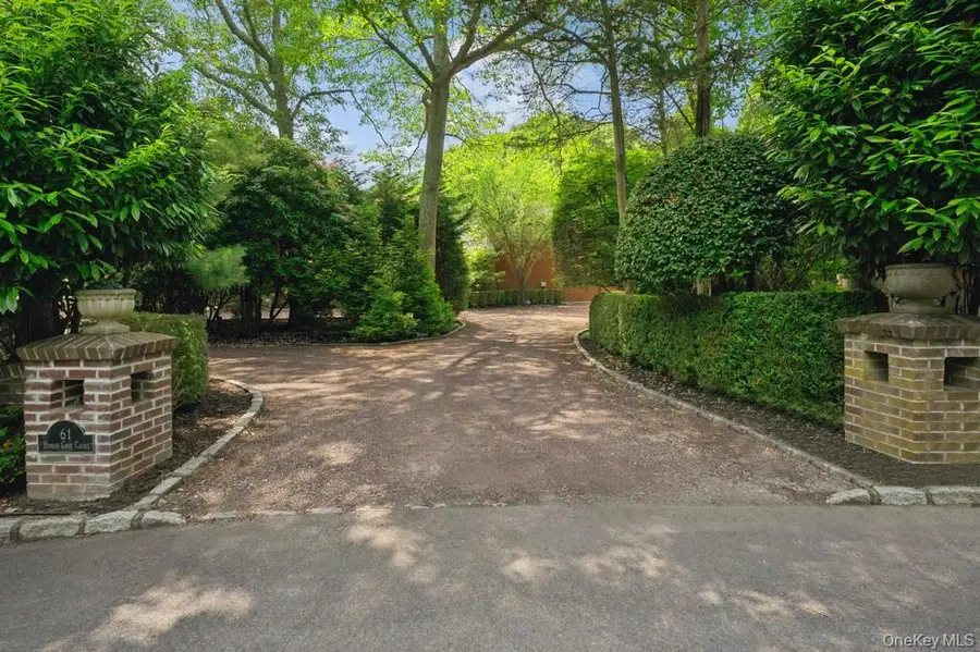 61 Hidden Cove Court, Southampton, NY 11968 - Image #2